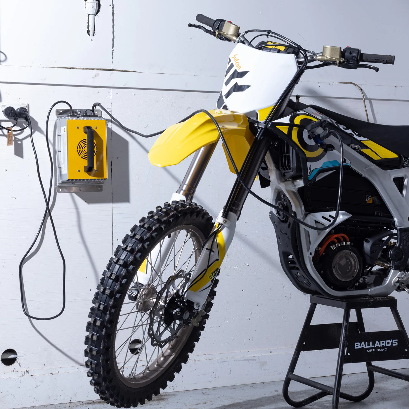 SURRON STORM BEE MX ELECTRIC DIRT BIKE (OFF ROAD) 6 MONTHS FREE SERVICE