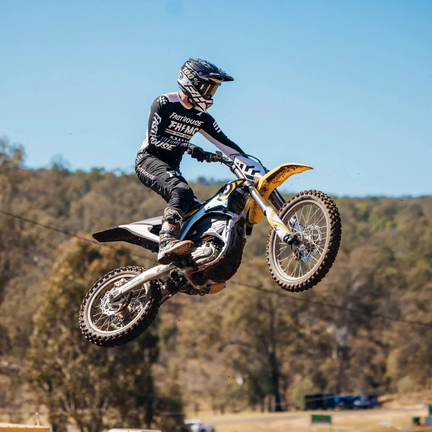 SURRON STORM BEE ENDURO ELECTRIC DIRT BIKE (REGISTRABLE) 6 MONTH FREE SERVICE